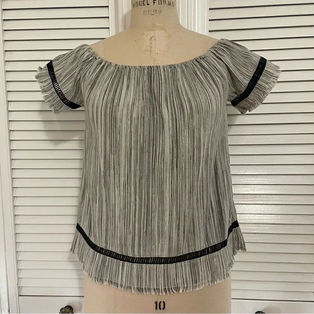 DRA/Anthropologie Los Angeles Cropped Off The Shoulder Fringe Top Sz-S